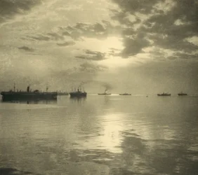 De första truppskeppen som transporterade australiska och nyazeeländska soldater, hästar och förnödenheter till det stora kriget, lämnade Albany den 1 november 1914 (bw-foto)